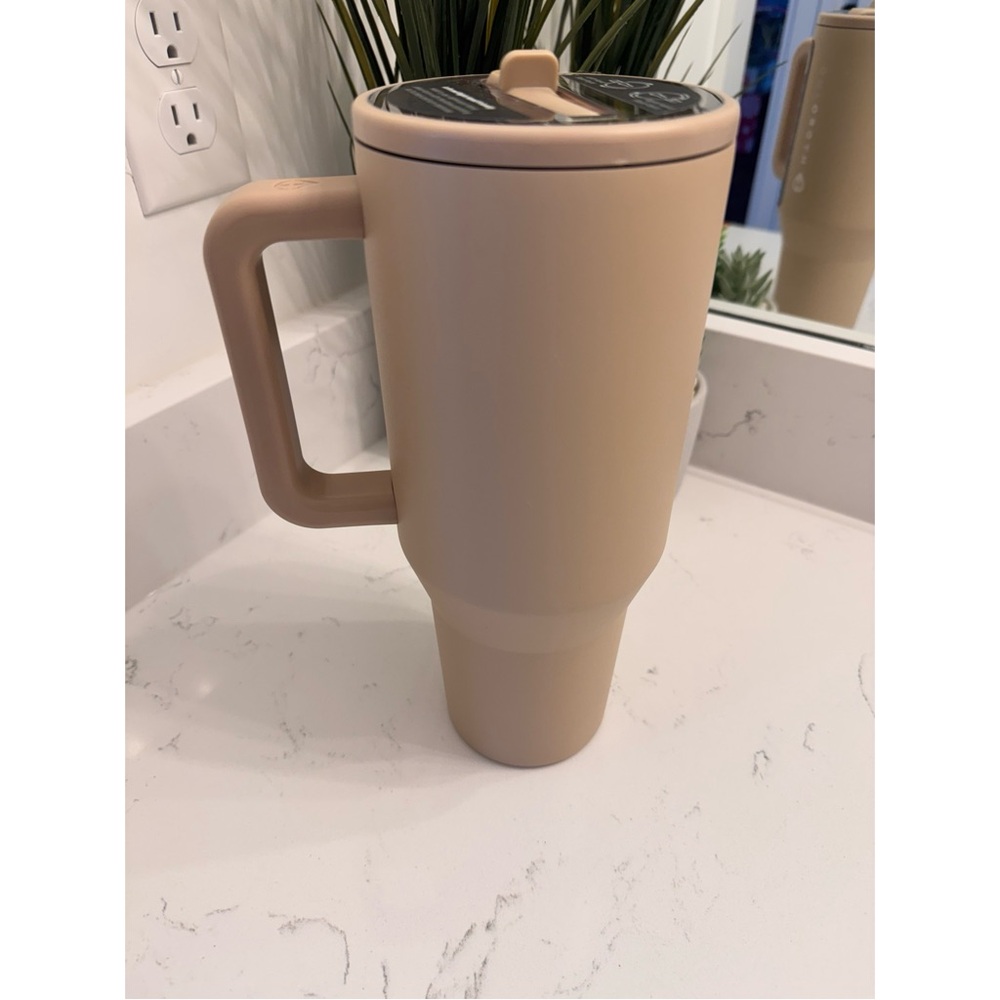 HydroJug 40oz Tan Traveler Tumbler with Handle - Picture 3 of 4